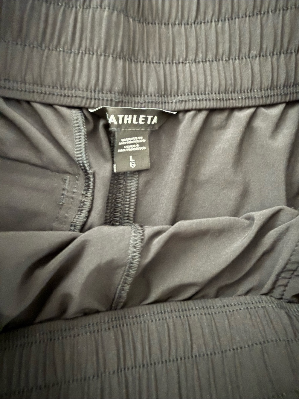 Athleta Wayfind Shorts - Picture 4 of 5